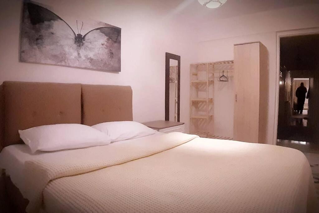 Апартаменти 3+1 , Historical Elevator, Warm House Next To Sea Ізмір Екстер'єр фото