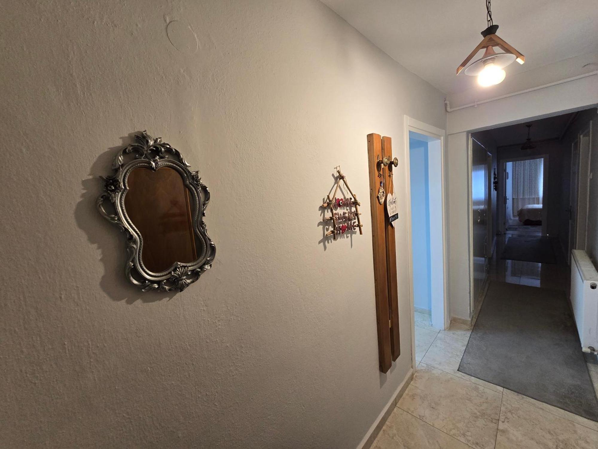 Апартаменти 3+1 , Historical Elevator, Warm House Next To Sea Ізмір Екстер'єр фото